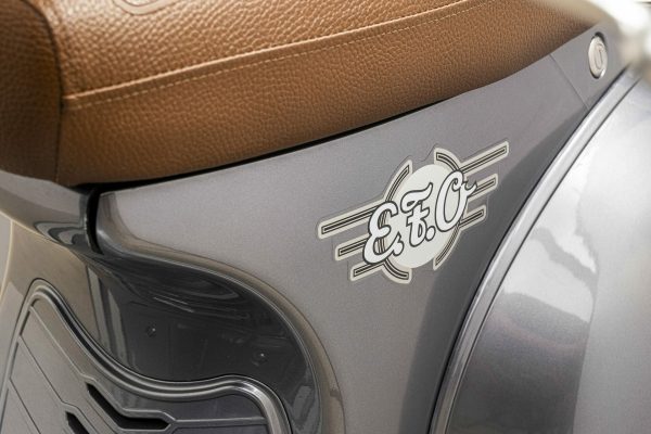 E.F.O EV4000 Elektro Roller Motorrad