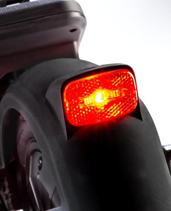 epowerfun ePF-2 Pro mit Wechselakku system. Bester escooter 2025 Rücklicht Bremslicht
