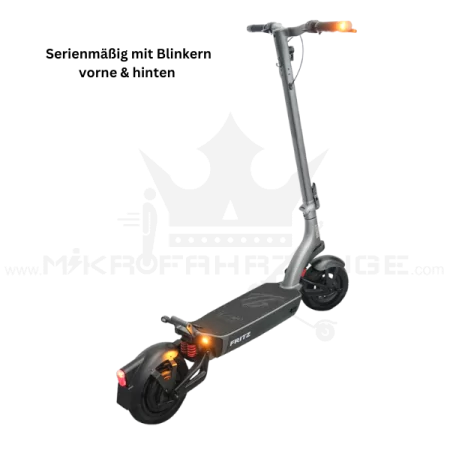 Der TRITTBRETT Fritz E-Scooter – ideal für Stadtfahrten, Pendelverkehr und Abenteuer im Grünen. Mit kraftvollem Hobbywing Controller und optimiertem Motor für starke Beschleunigung, hohe Reichweite und verlässliche Leistung auf jedem Terrain.