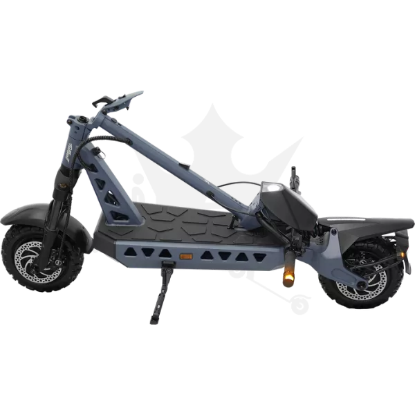 Der TRITTBRETT Hilde – The Beast E-Scooter mit kraftvollen Dual Motoren, robustem Design und flexiblen Antriebsoptionen. Ein Hochleistungs-E-Scooter mit bis zu 45 km Reichweite und Samsung Schnelllade-Akku für maximale Power und ungebremsten Fahrspaß.